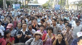 Vietnamese demonstrating for human rights