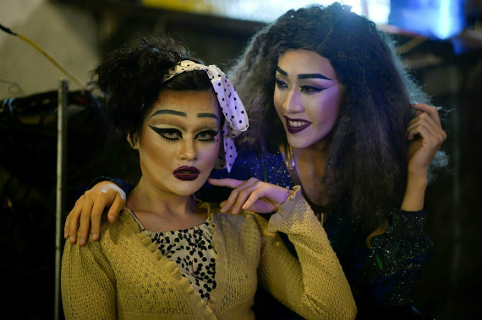 drag queens in Hanoi