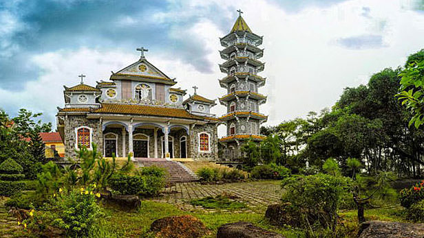 Vietnam's Thien An monastery