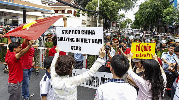 Vietnamese protesting against Chinese Imperialism