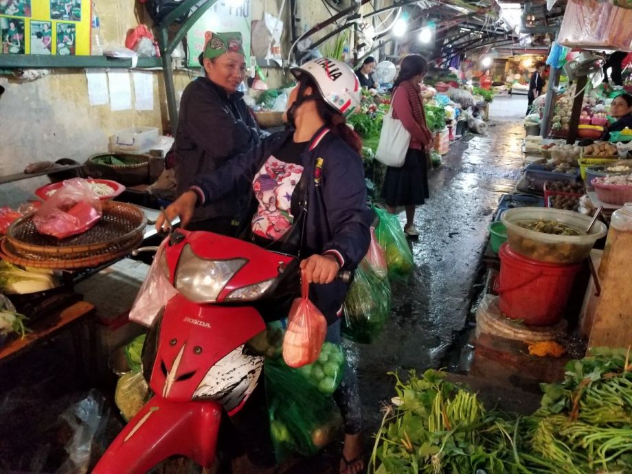 Chau Long wet market