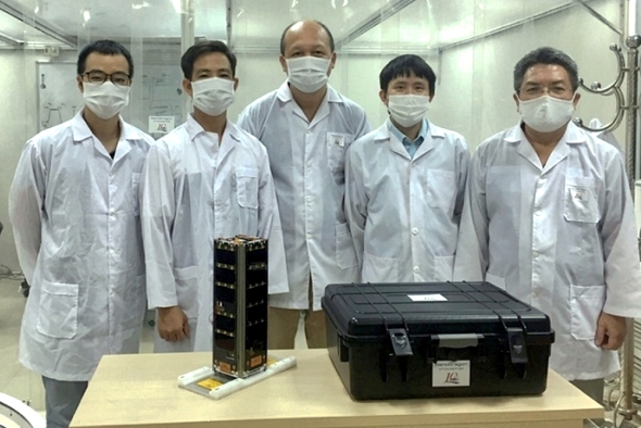 Vietnamese scientist with NanoDragon